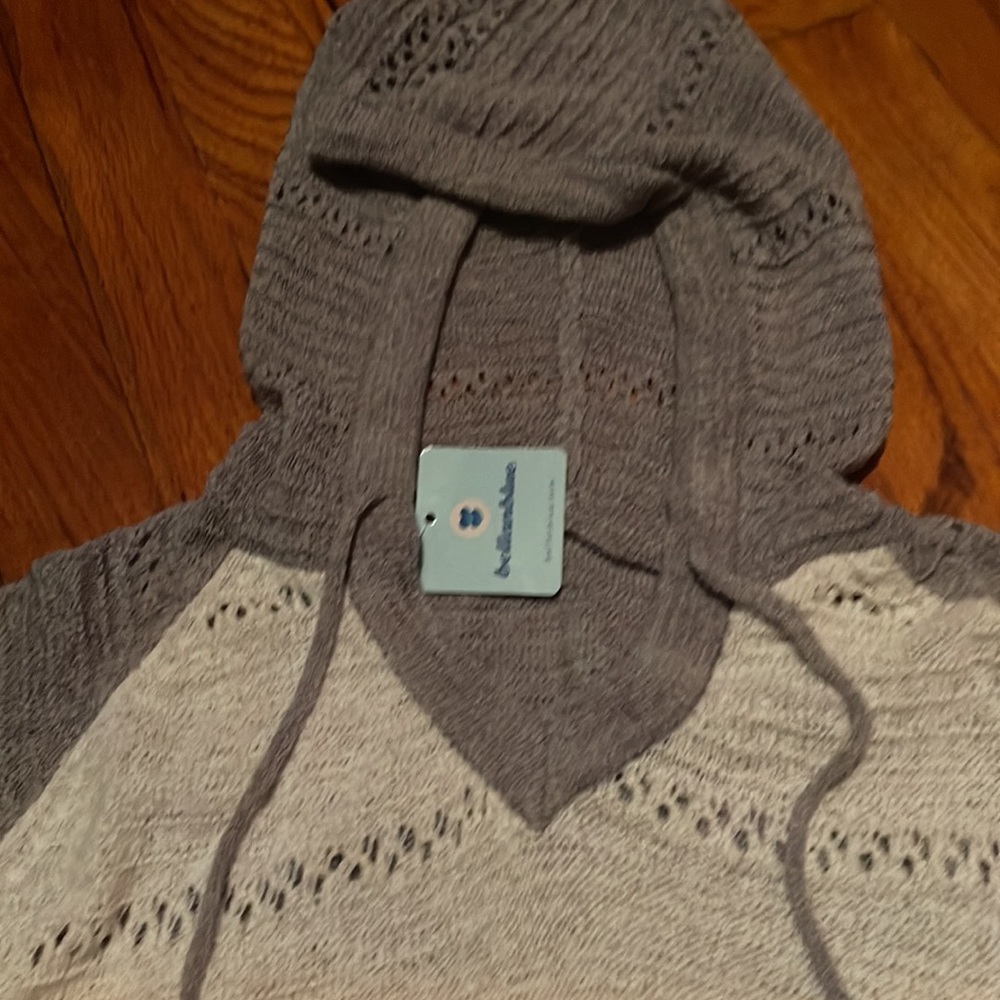 New - Picture 2 of 4